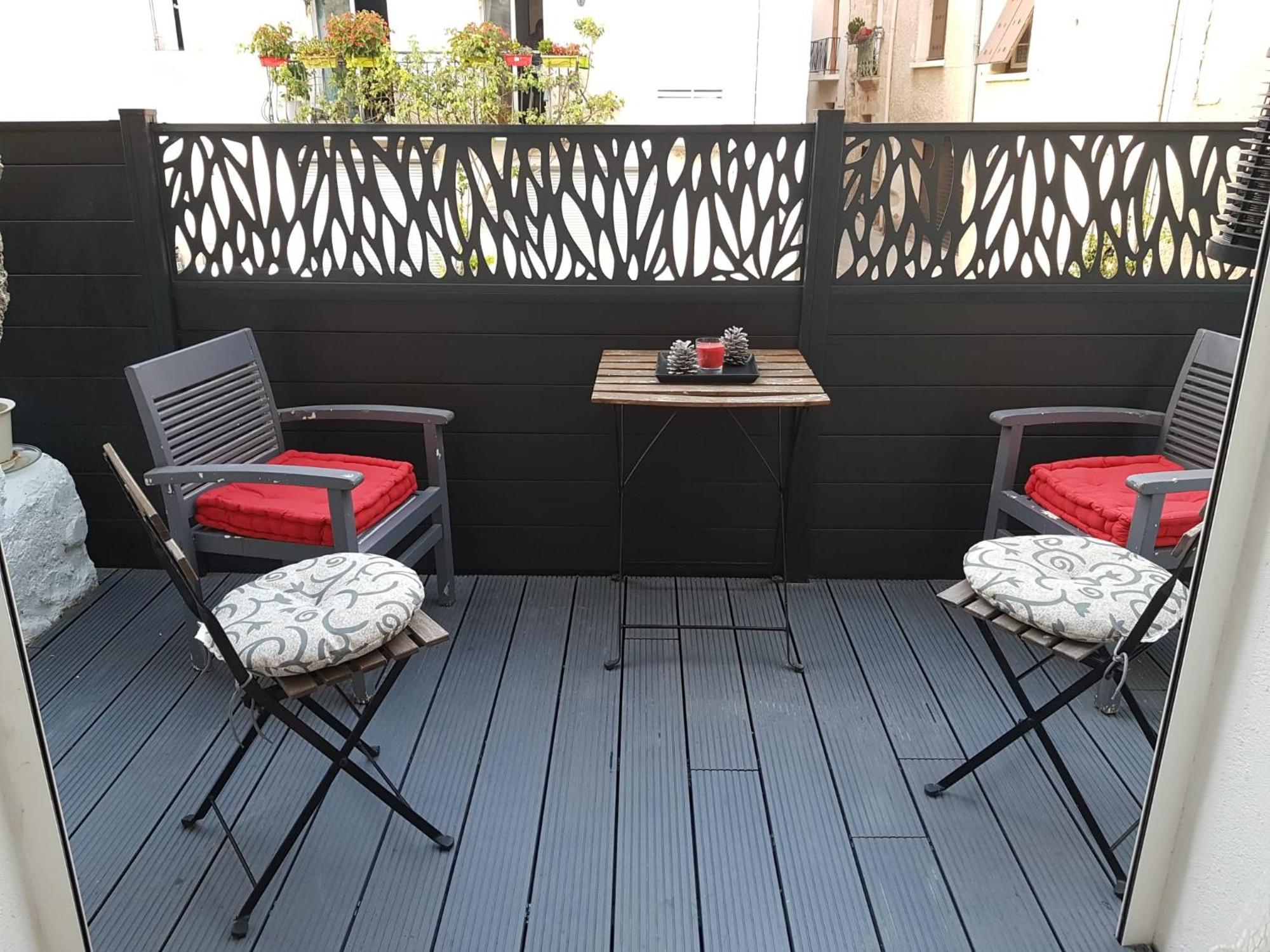 Spacious Town House With Balcony مونتانياك المظهر الخارجي الصورة