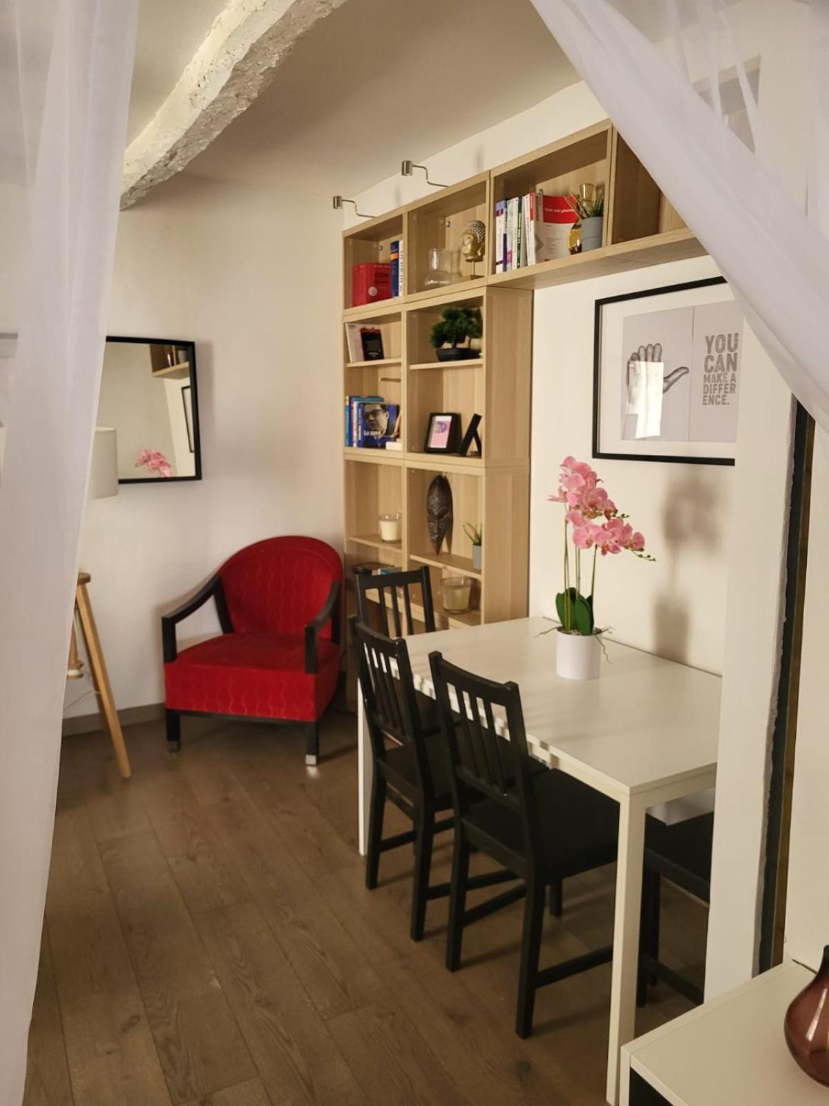 Spacious Town House With Balcony مونتانياك المظهر الخارجي الصورة