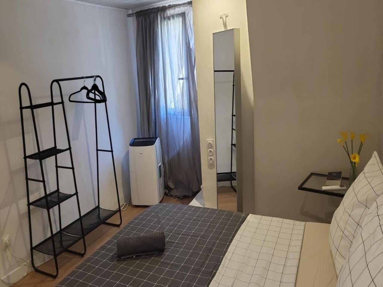 Spacious Town House With Balcony مونتانياك المظهر الخارجي الصورة
